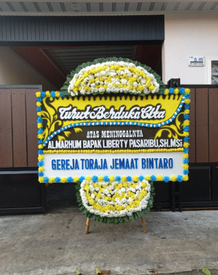 Papan Bunga Duka di Agung Lawongan